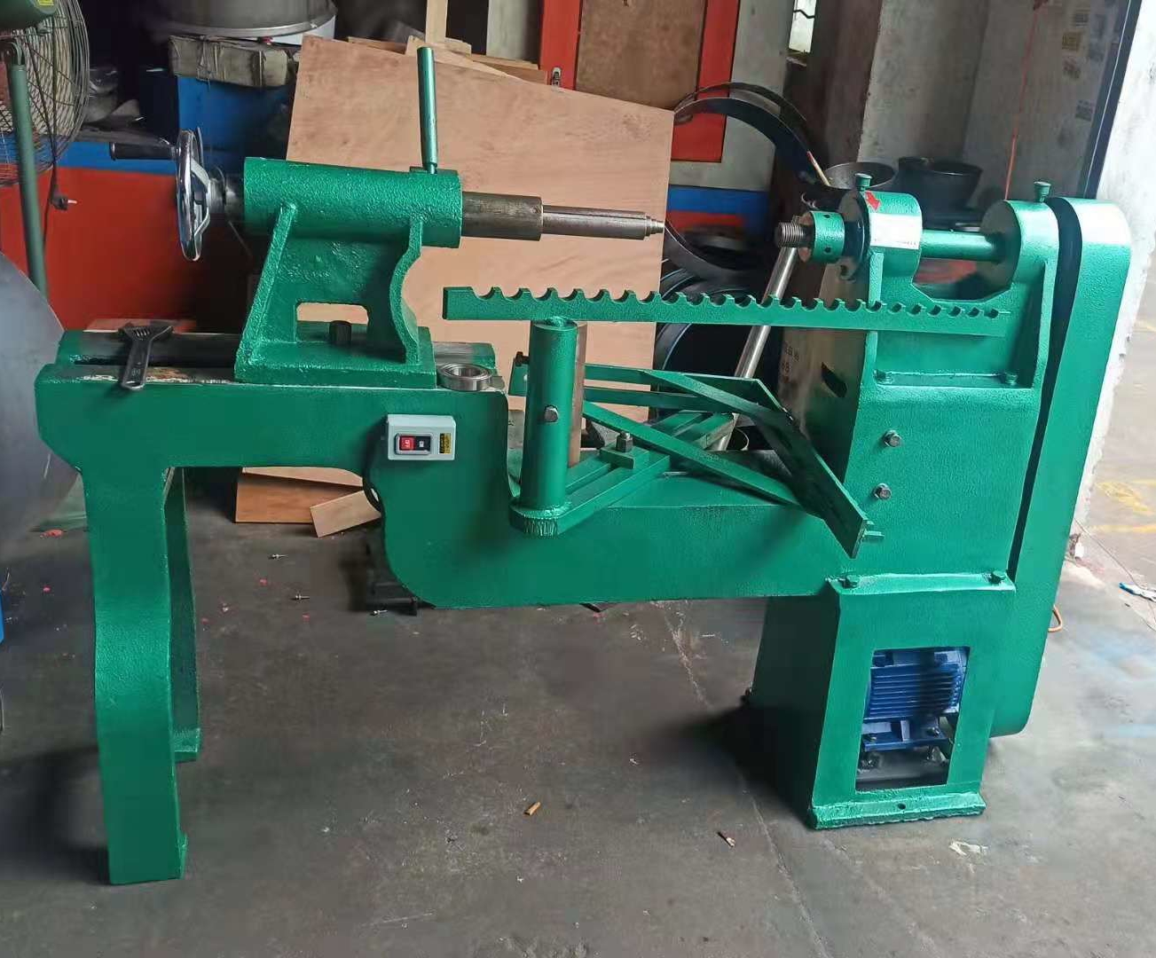 Manual Metal Spinning Machines